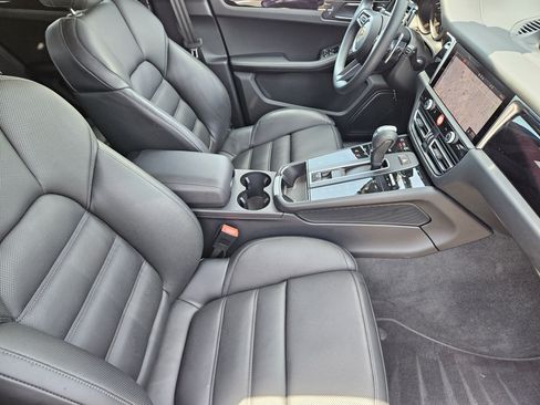 Certified 2026 Porsche Macan AWD/4WD image 15