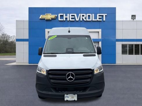 Used 2025 Mercedes-Benz Sprinter 2500 image 2