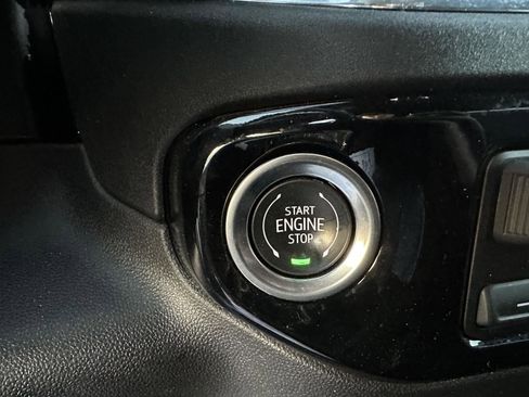 Used 2025 Chevrolet Silverado 1500 LT image 32