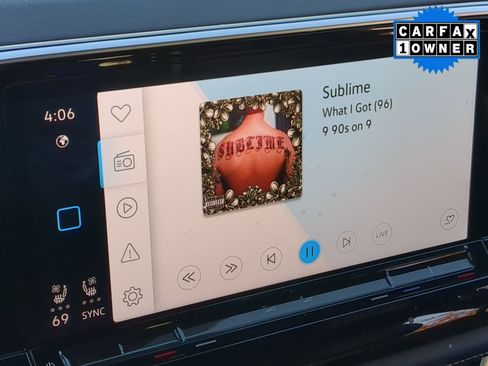 Used 2024 Volkswagen Atlas Cross Sport SE image 17