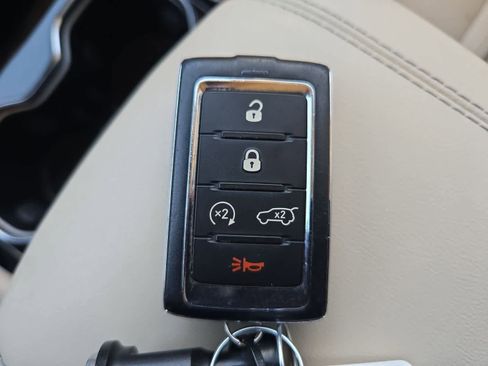 Used 2022 Jeep Grand Cherokee L Limited image 35