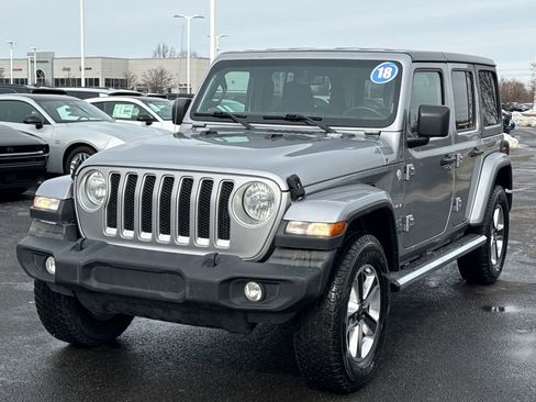 Used 2018 Jeep Wrangler Unlimited Sahara w/ Uconnect 4C Nav & Sound Group image 7