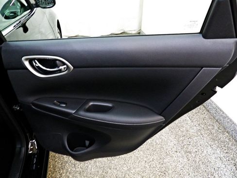 Used 2019 Nissan Sentra SV FWD image 12
