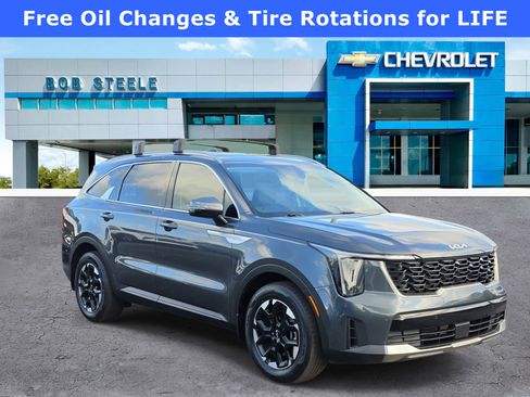 Used 2024 Kia Sorento S FWD image 1