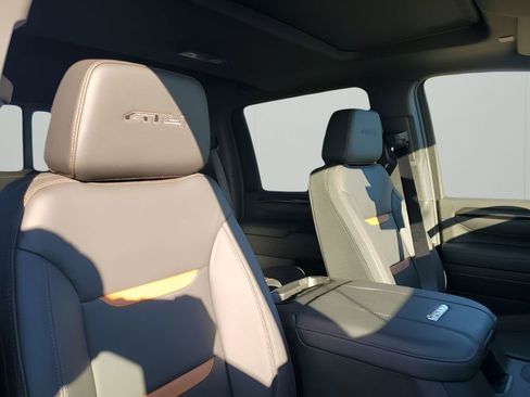 New 2025 GMC Sierra 2500 AT4 w/ AT4 Premium Plus Package image 14