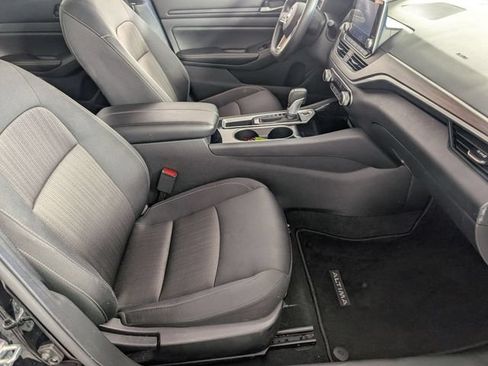 Used 2024 Nissan Altima 2.5 SV FWD image 30