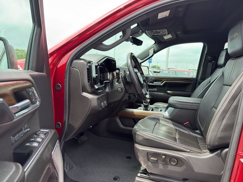 Certified 2024 Chevrolet Silverado 1500 High Country w/ Technology Package AWD/4WD image 11