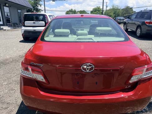 Used 2010 Toyota Camry LE FWD image 7