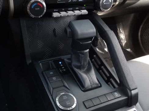 Used 2025 Toyota Tacoma SR5 image 34