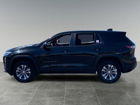 Used 2025 Chevrolet Equinox LT AWD/4WD image 2