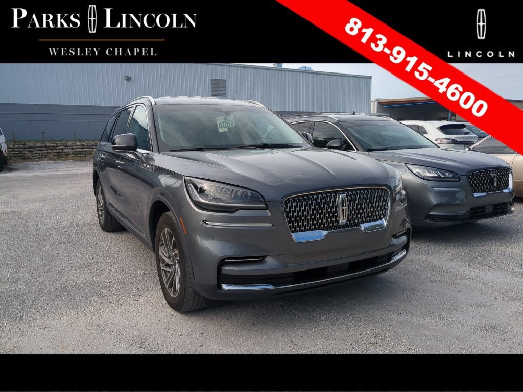 Used 2023 Lincoln Aviator AWD image 3