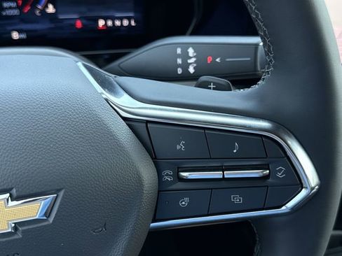 New 2025 Chevrolet Suburban Premier image 24