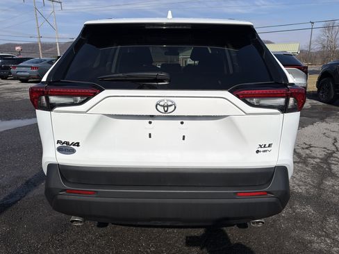 Used 2025 Toyota RAV4 XLE AWD/4WD image 7