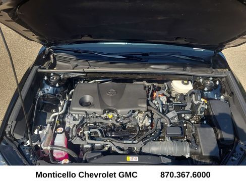 Used 2025 Toyota Camry LE FWD image 11