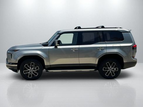 Used 2025 Lexus GX 550 w/ Accessory Package (2T) AWD/4WD image 8
