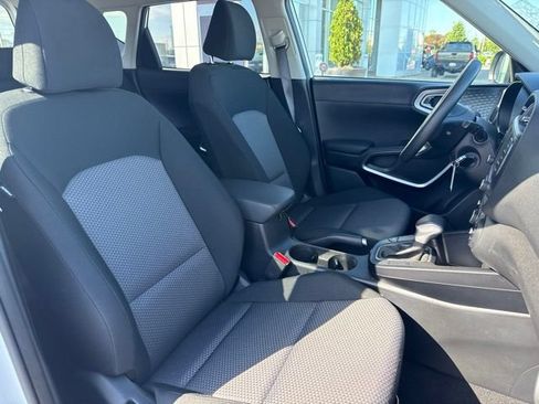 Used 2025 Kia Soul LX w/ LX Technology Package FWD image 20