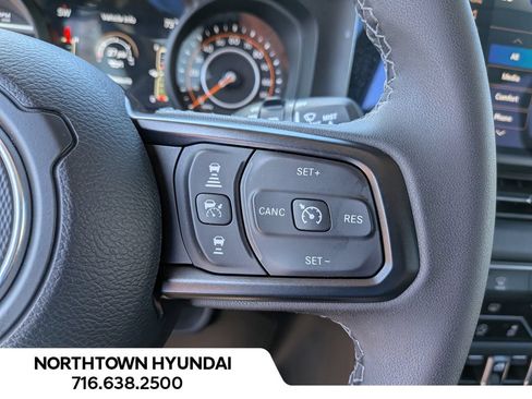 Used 2026 Jeep Wrangler Unlimited Rubicon AWD/4WD image 25