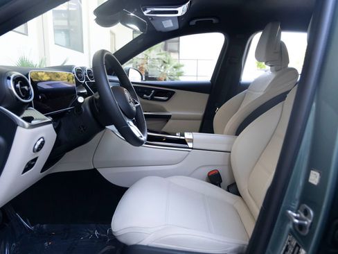 Used 2026 Mercedes-Benz GLC 300 image 14