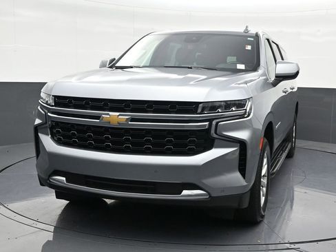 Used 2023 Chevrolet Suburban LS image 9