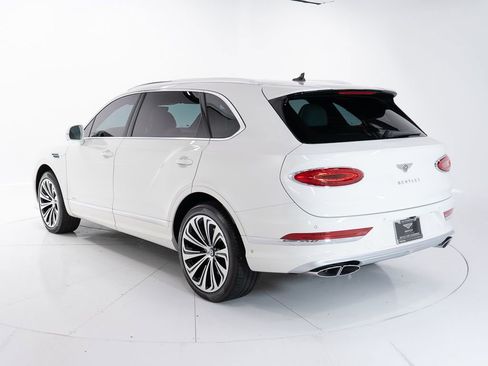 Used 2024 Bentley Bentayga Extended Wheelbase AWD/4WD image 3