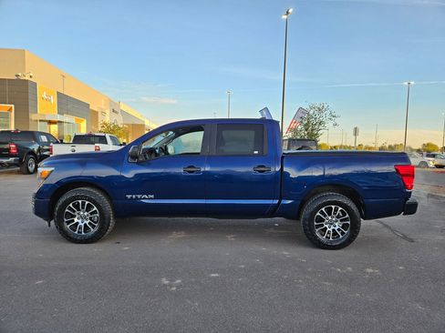 Used 2023 Nissan Titan SV image 2