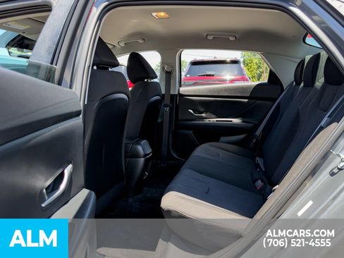 Used 2024 Hyundai Elantra SE FWD image 14