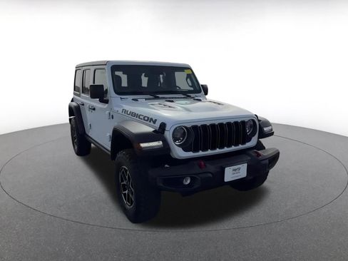 Used 2025 Jeep Wrangler Unlimited Rubicon image 3