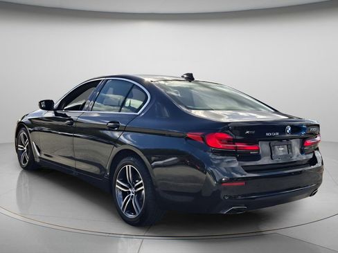 Used 2023 BMW 530i xDrive w/ Premium Package image 7