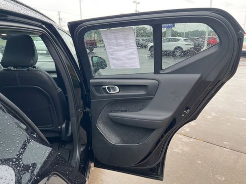 Certified 2023 Volvo XC40 B5 Plus w/ Protection Package Premier image 32