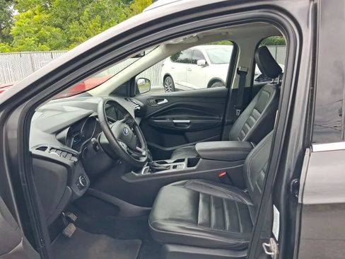 Used 2019 Ford Escape Titanium AWD/4WD image 14