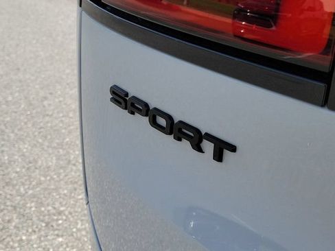 Used 2025 Land Rover Range Rover Sport SE AWD/4WD image 6