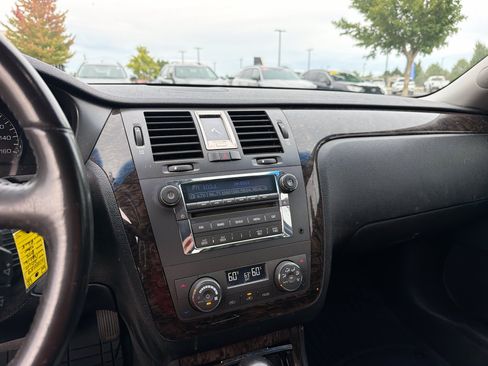 Used 2010 Cadillac DTS FWD image 13