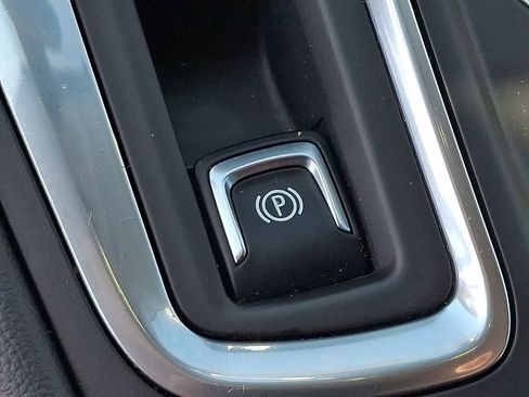 Used 2023 Chevrolet Equinox LS AWD/4WD image 25