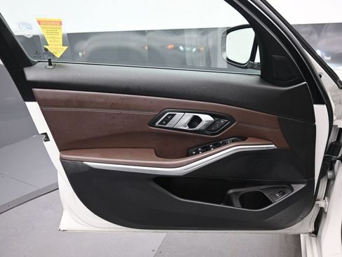 Used 2019 BMW 330i xDrive Sedan w/ Convenience Package AWD/4WD image 9