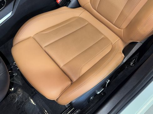 Certified 2024 BMW 330i Sedan w/ Convenience Package image 31