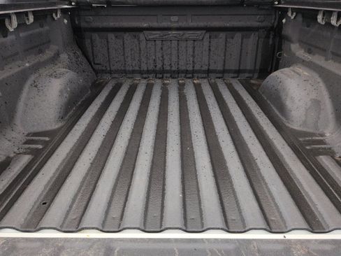 Used 2022 Chevrolet Colorado ZR2 AWD/4WD image 37