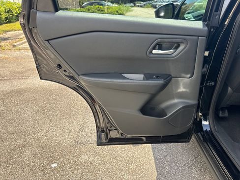 Used 2025 Nissan Rogue SV FWD image 22