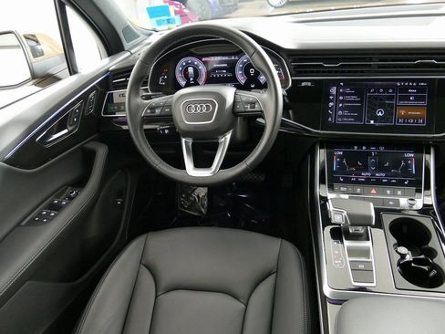 Certified 2025 Audi Q7 2.0T Premium Plus image 27