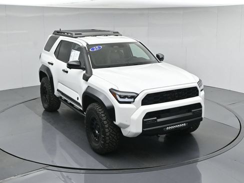 Used 2025 Toyota 4Runner Trailhunter AWD/4WD image 40