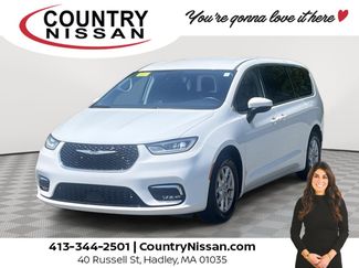 Used 2023 Chrysler Pacifica Touring-L FWD video 1