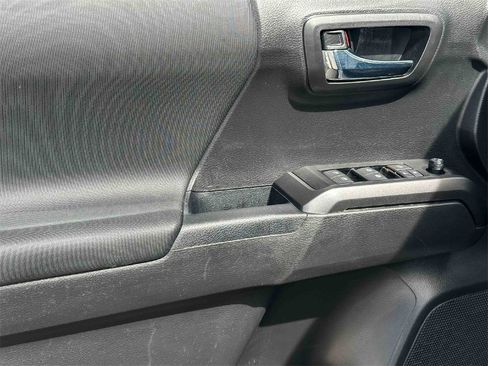 Used 2023 Toyota Tacoma TRD Off-Road image 16