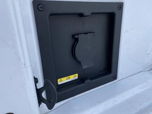 Certified 2022 Ford F150 XLT w/ Equipment Group 302A High image 17