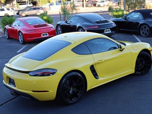 Used 2021 Porsche 718 Cayman image 18