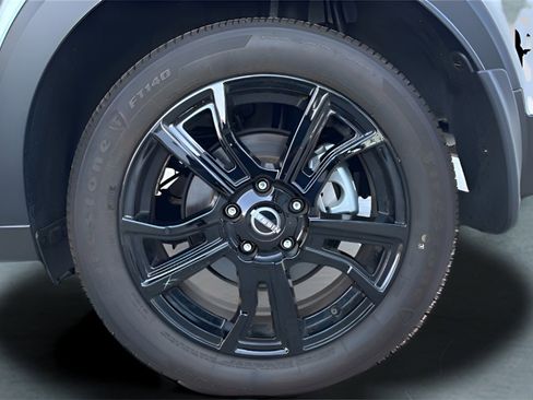 Used 2024 Nissan Kicks SR w/ SR Premium Package image 10