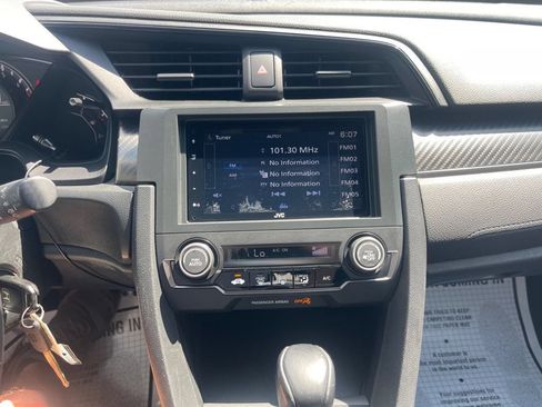 Used 2018 Honda Civic Sport image 19