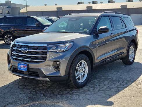 New 2026 Ford Explorer Active w/ Active Comfort Package RWD image 4