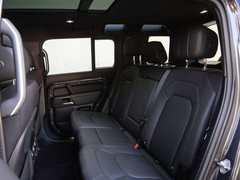 Used 2025 Land Rover Defender 110 X image 17