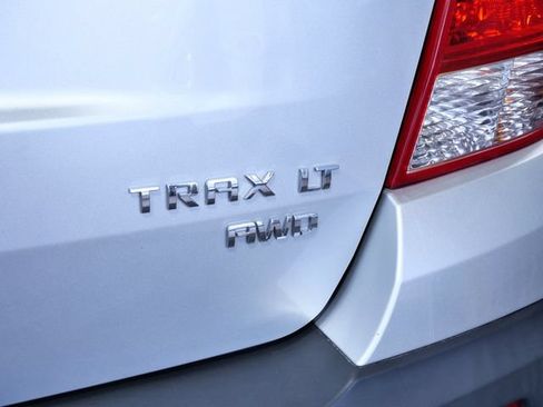 Used 2016 Chevrolet Trax LT w/ LT Sun and Sound Package AWD/4WD image 7