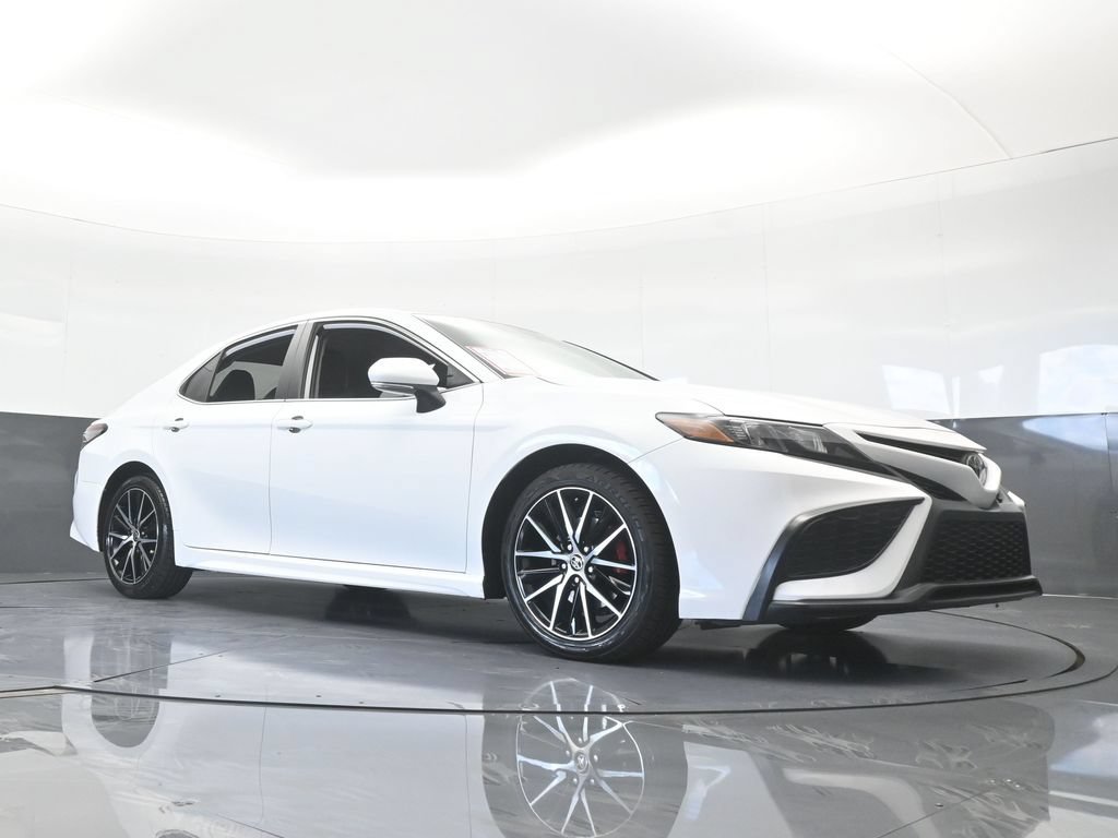 Used 2022 Toyota Camry SE w/ Convenience Package FWD image 62