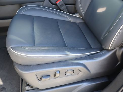 Used 2025 Chevrolet Tahoe Premier image 20